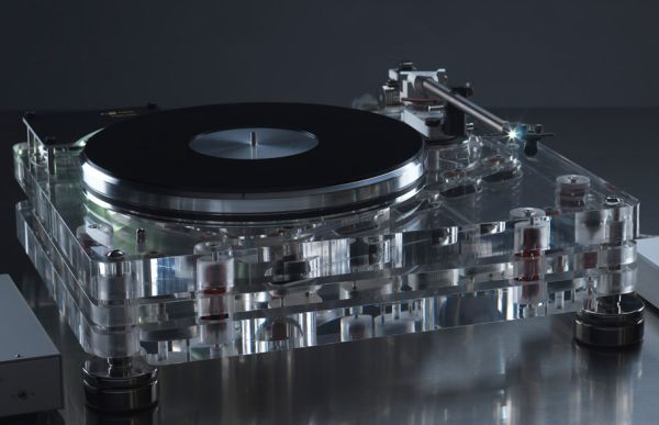 The Vertere turntable.
