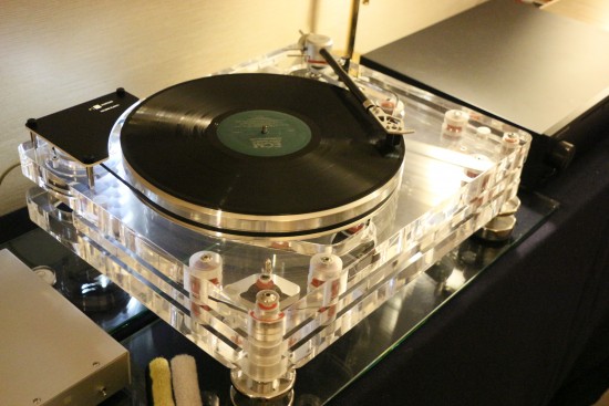 The Vertere turntable in the Absolute Sound room.
