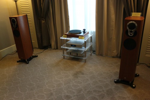 Perfect Hi-Fi was demo-ing the Linn Akurate Exakt System comprising the Linn Akubarik Exakt speakers and Akurate Exakt DSM with Space Optimisation.