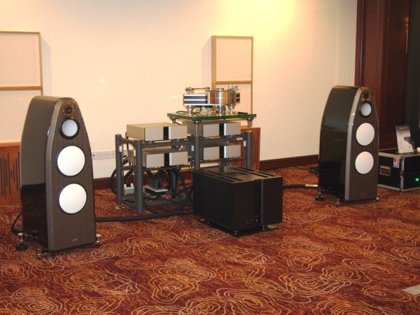Marten speakers, Vitus pre and power amps with Sperling turntable. All these will be on demo at the Swedish Statement Boutique.