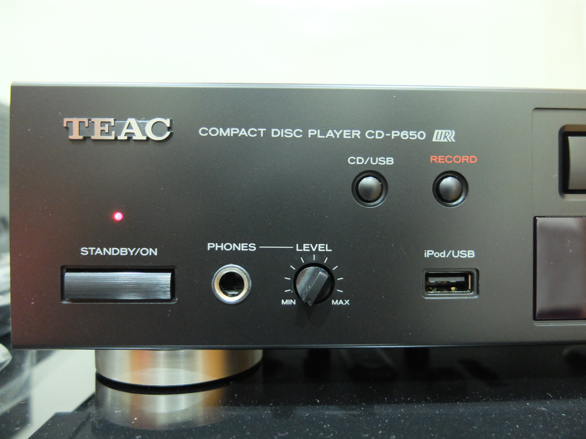 Renewed Black TEAC CD-P650-B Compact Disc Player with USB and iPod Digital Interface 
